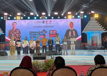 Pemkab Jember saat menyabet juara 1 desain stand terbaik di Bojonegoro