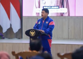 Kepala Dinas Pemuda dan Olahraga (Dispora) Jember, Edy Budi Susilo saat pelepasan atlet porprov IX di Pendapa Wahyawibawagraha