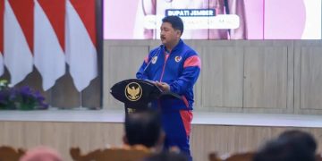 Kepala Dinas Pemuda dan Olahraga (Dispora) Jember, Edy Budi Susilo saat pelepasan atlet porprov IX di Pendapa Wahyawibawagraha