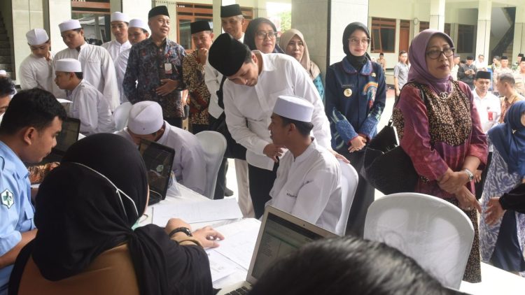 Mbak Wali dan Wagub Jatim Dampingi Menko PMK dan Menteri PPPA. Foto : Dok. Pemkot Kediri
