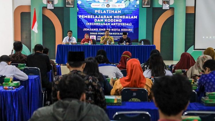 Tahun Ajaran Baru, Pemkot Kediri Masukkan Mapel Koding untuk Siswa SMP. Foto : Dok. Pemkot Kediri