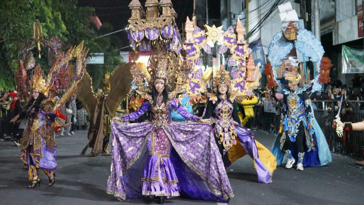 Gemerlap Apeksi Nite Carnival, Mbak Wali : Persembahan Khusus Untuk Tamu Kehormatan dan Masyarakat Kota Kediri. Foto : Dok. Pemkot Kediri