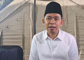 Bupati Jember, Muhammad Fawait saat program Bunga Desaku di Pantai Watu Ulo, Kecamatan Ambulu