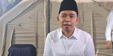 Bupati Jember, Muhammad Fawait saat program Bunga Desaku di Pantai Watu Ulo, Kecamatan Ambulu