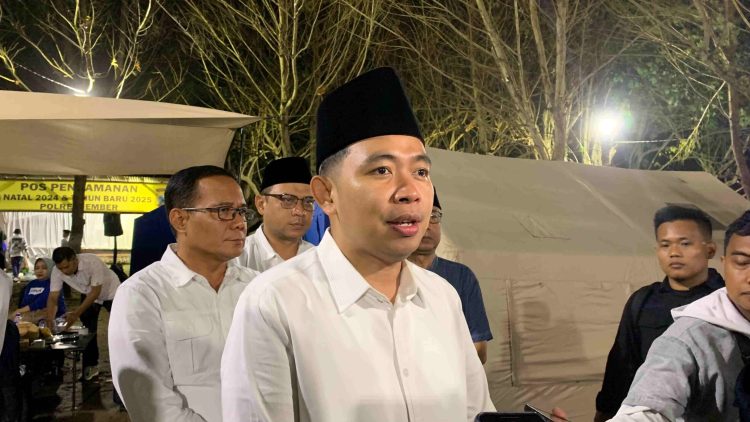 Bupati Jember, Muhammad Fawait saat giat Bunga Desaku di Kecamatan Ambulu