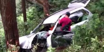 Avanza Terjun di Jurang Pacet Mojokerto saat Hendak Balik Surabaya