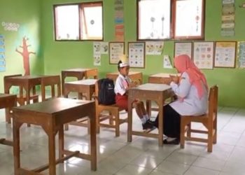 Hari Pertama Sekolah di Trenggalek, 1 Siswa di Kelas Sendirian