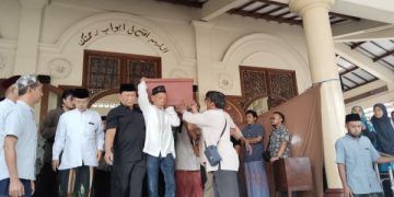 Mantan Bupati Jombang Ali Fikri Tutup Usia (foto/ist)