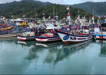 Cuaca Ekstrem Paksa Nelayan Trenggalek Berhenti Melaut