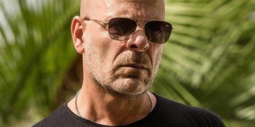 Aktor Bruce Willis Nyaris Tak Bisa Berbicara, Membaca, dan Berjalan