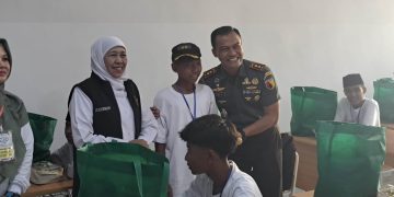 Gubernur Jawa Timur, Khofifah Indar Parawansa saat meninjau SR di Jember beberapa waktu lalu