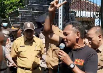 Unjuk rasa GPI di Pemkab Blitar mengultimatum Bupati