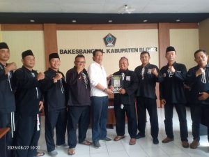 Pengurus PSHT Bltar mencatatakan diri di Bakesbangpol