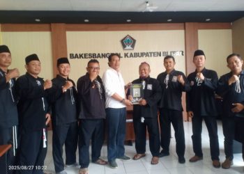 Pengurus PSHT Bltar mencatatakan diri di Bakesbangpol