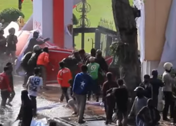 Unjuk Rasa di Grahadi Surabaya Berujung Ricuh