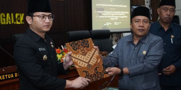 DPRD Trenggalek Sahkan Perubahan APBD 2025, Fokus Perbaikan Infrastruktur Jalan