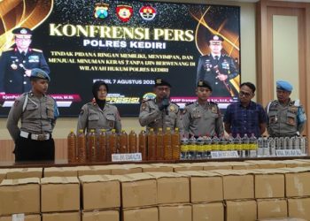3 Orang Tewas, Polisi Razia Miras Oplosan di Kediri