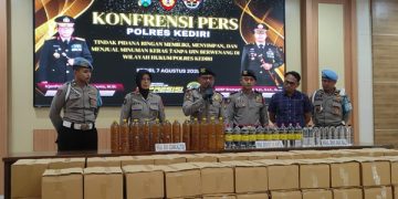 3 Orang Tewas, Polisi Razia Miras Oplosan di Kediri
