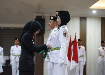 Mbak Wali Kukuhkan Paskibraka Kota Kediri Tahun 2025. Foto : Dok. Pemkot Kediri