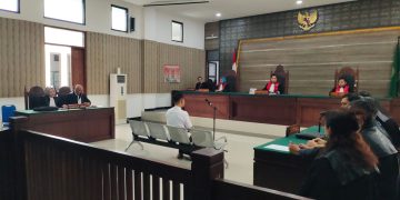 Rochmad Tri Hartan menjalni sidang tuntutan. Foto : Bacaini.ID/ A.K Jatmiko