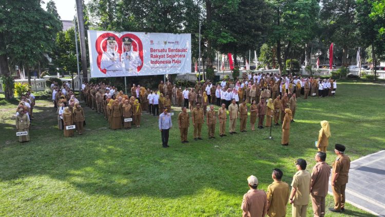 Pimpin Apel Pagi, Mbak Wali Tegaskan Komitmen Pelayanan Prima dan Kolaborasi. Foto : Dok. Pemkot Kediri