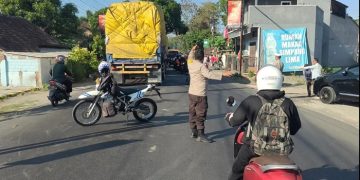Dua Pengendara Motor Tewas Terlindas Truk di Kediri