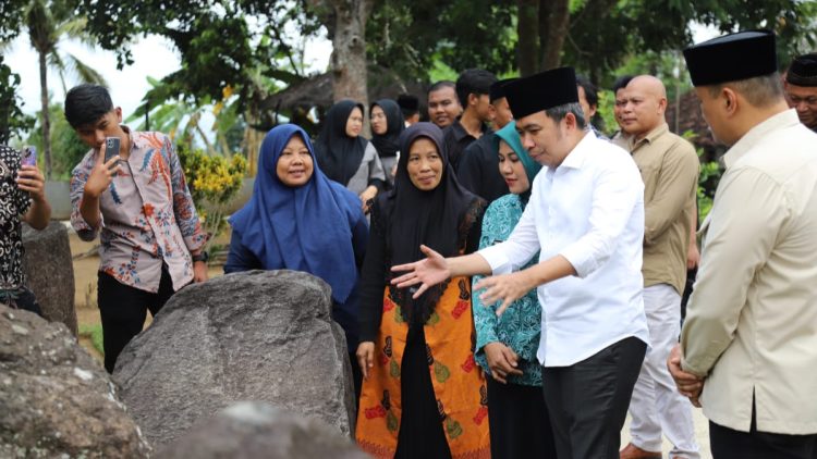 Bupati Fawait Kunjungi Situs Duplang, Wacanakan Jadi Edu Wisata