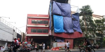 Mulai Rapuh, Jembatan Tunjungan Surabaya Dibongkar