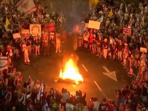 demo warga Israel menuntut perang gaza diakhiri