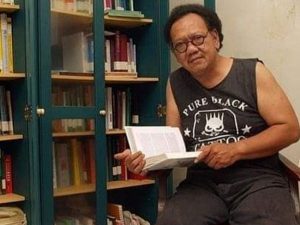 almarhum Hasyim Wahid atau Gus Im adik kandung Gus Dur yang nyentrik