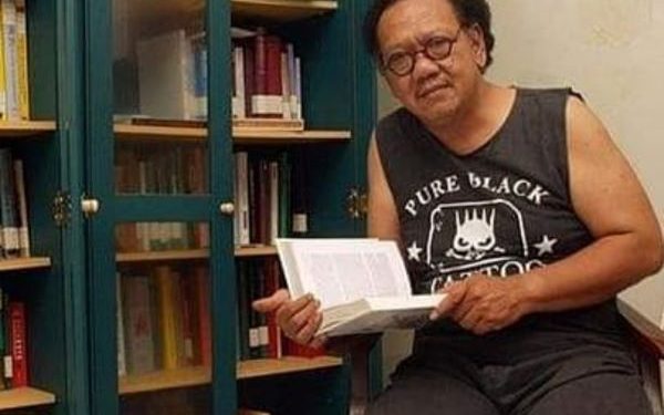 almarhum Hasyim Wahid atau Gus Im adik kandung Gus Dur yang nyentrik