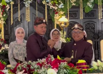 Bupati Blitar dan wabup Blitar dalam perayaan hari jadi Kabupaten Blitar ke-701