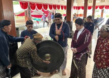 Jamasan pusaka di pendopo Kabupaten Trenggalek