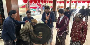 Jamasan pusaka di pendopo Kabupaten Trenggalek