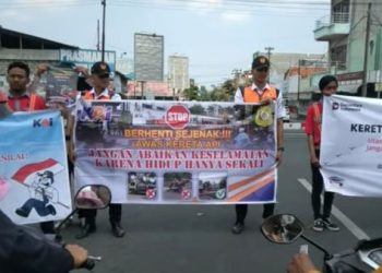 Kampanye keselamatan perjalanan KA Daop 7 Madiun di Blitar