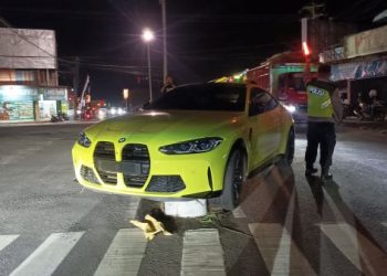 Diduga mobil wabup Blitar Beky Herdihansah tabrak pembatas jalan