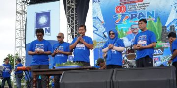 Anggota DPRD dari PAN Kabupaten Blitar berdoa bersama untuk ojol Affan Kurniawan