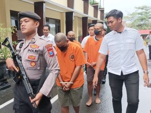 pelaku penganiayaan dalam pesta miras di Blitar yang mengakibatkan korban tewas