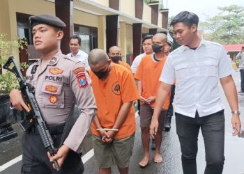 pelaku penganiayaan dalam pesta miras di Blitar yang mengakibatkan korban tewas