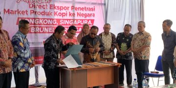 Penandatanganan pelepasan direct ekspor produk kopi Jember ke 3 negara