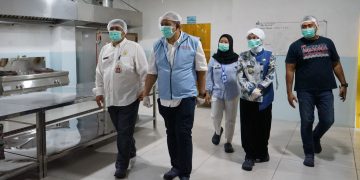 Mbak Wali dan Staf Ahli Bidang Ekonomi Maritim Kemenko Pangan Tinjau Koperasi Merah Putih. Foto : Dok. Pemkot Kediri