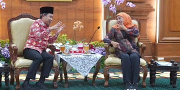 Bupati Jember, Muhammad Fawait saat bertemu Gubernur Jawa Timur Khofifah Indar Parawansa