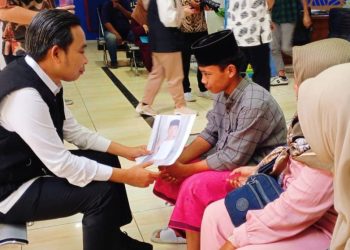 Bupati Jember, saat sidak langsung ke Dispendukcapil usai menerima banyak aduan melalui kanal wadul gus'e