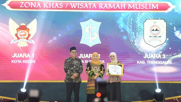 Mbak Wali Bawa Pulang Dua Penghargaan Pada Syariah Award untuk Kota Kediri. Foto : Dok. Pemkot Kediri