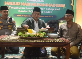 Gus Qowim Hadiri Maulid Nabi & Tasyakuran Pembangunan Kantor PCNU. Foto : Dok. Pemkot Kediri
