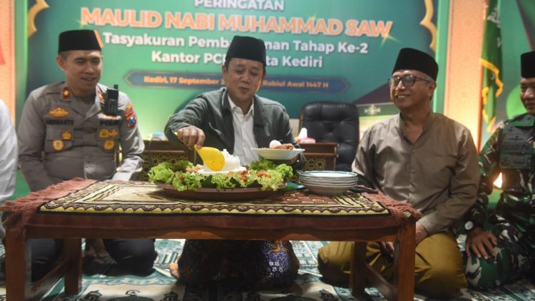 Gus Qowim Hadiri Maulid Nabi & Tasyakuran Pembangunan Kantor PCNU. Foto : Dok. Pemkot Kediri