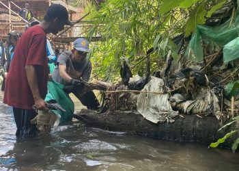 Peringati Hari Keadilan Ekologis, Gen Alpha dan Gen Z Bersihkan DAS Brantas