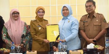 Mbak Wali Terima Empat Legal Opinion dari Kejaksaan Negeri. Foto : Dok. Pemkot Kediri
