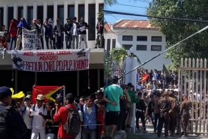 Demo di Timor Leste chaos