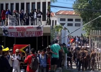 Demo di Timor Leste chaos